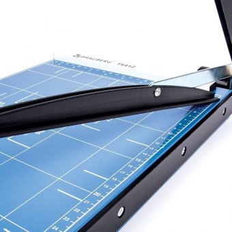 Резак BRAUBERG SABER, A4, сабельный, TS412, 12 л, металлическая основа, длина реза 300 мм